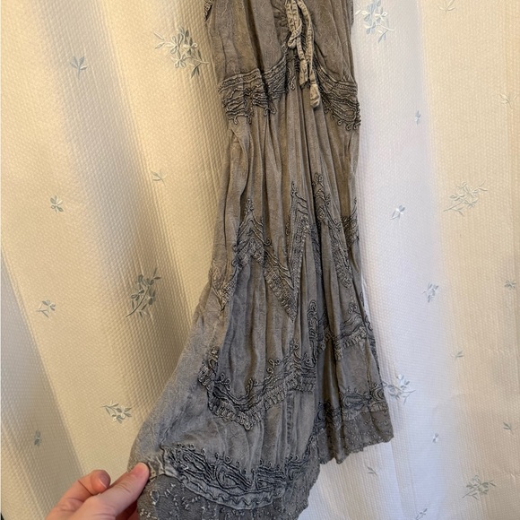 Sakkas Olive Green Embroidered Midi Dress - Picture 2 of 4